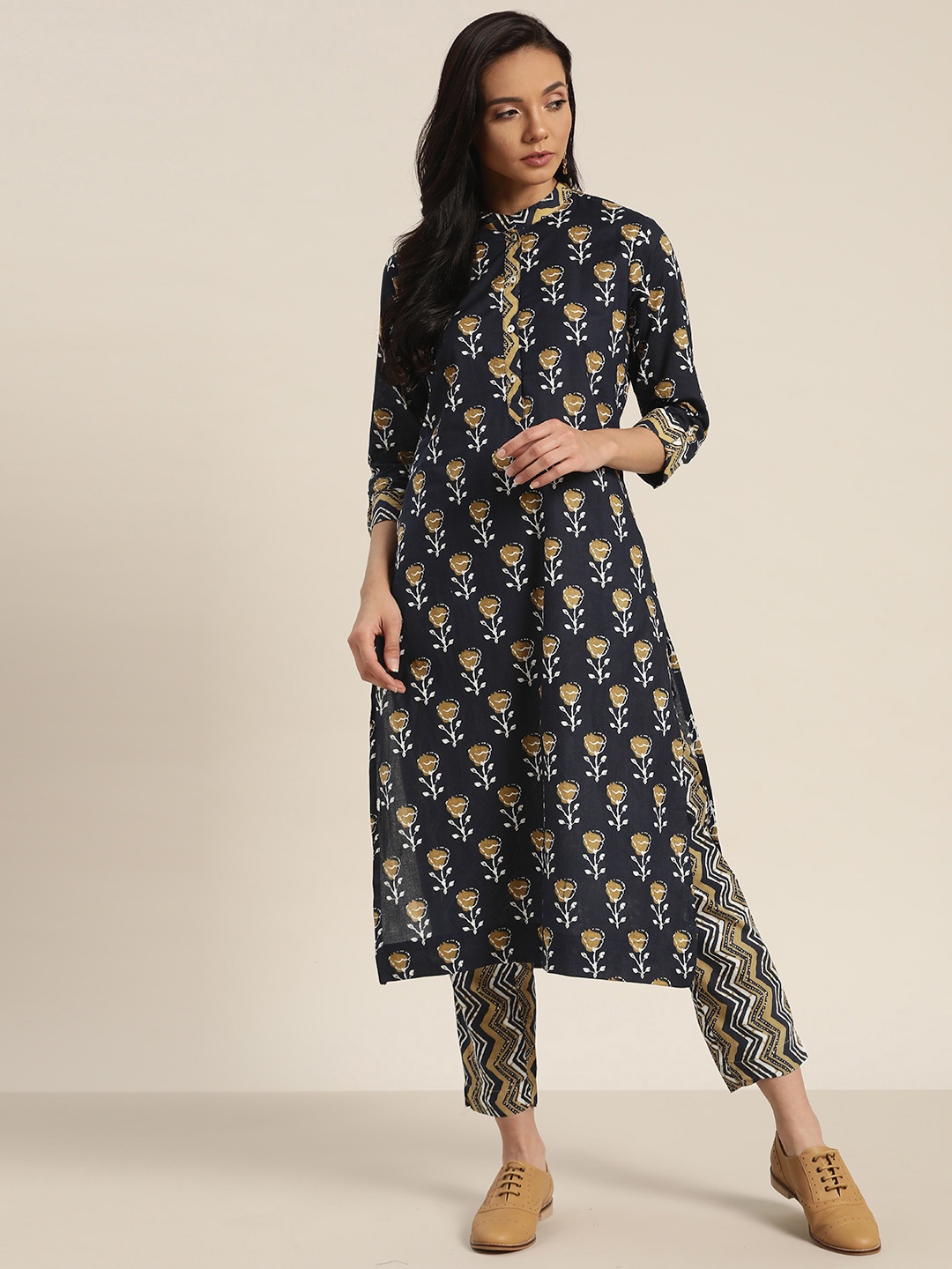 

Sangria Women Black & Beige Ethnic Motifs Print Pure Cotton Kurta with Palazzos