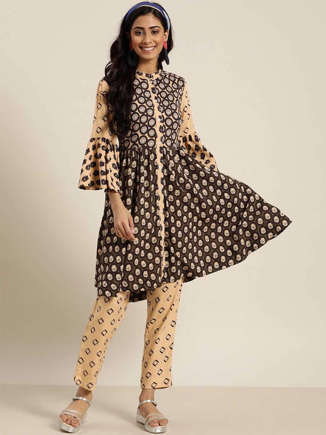 

Sangria Women Beige & Black Printed Kurta with Trousers