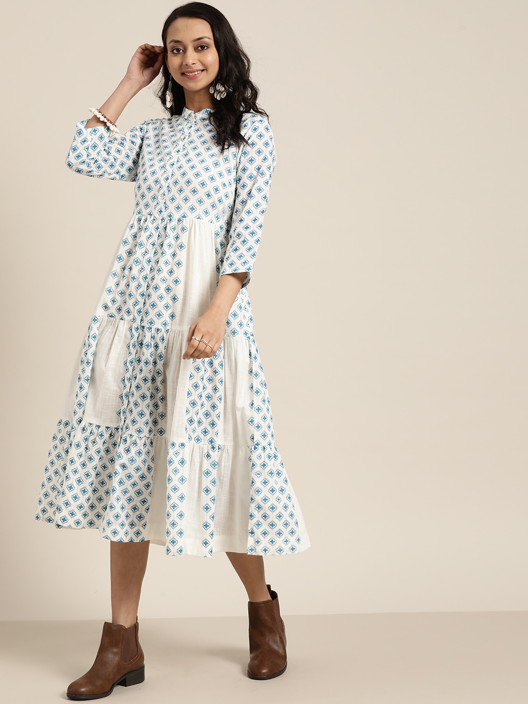 

Sangria Women White & Blue Printed Pure Cotton A-Line Tiered Dress