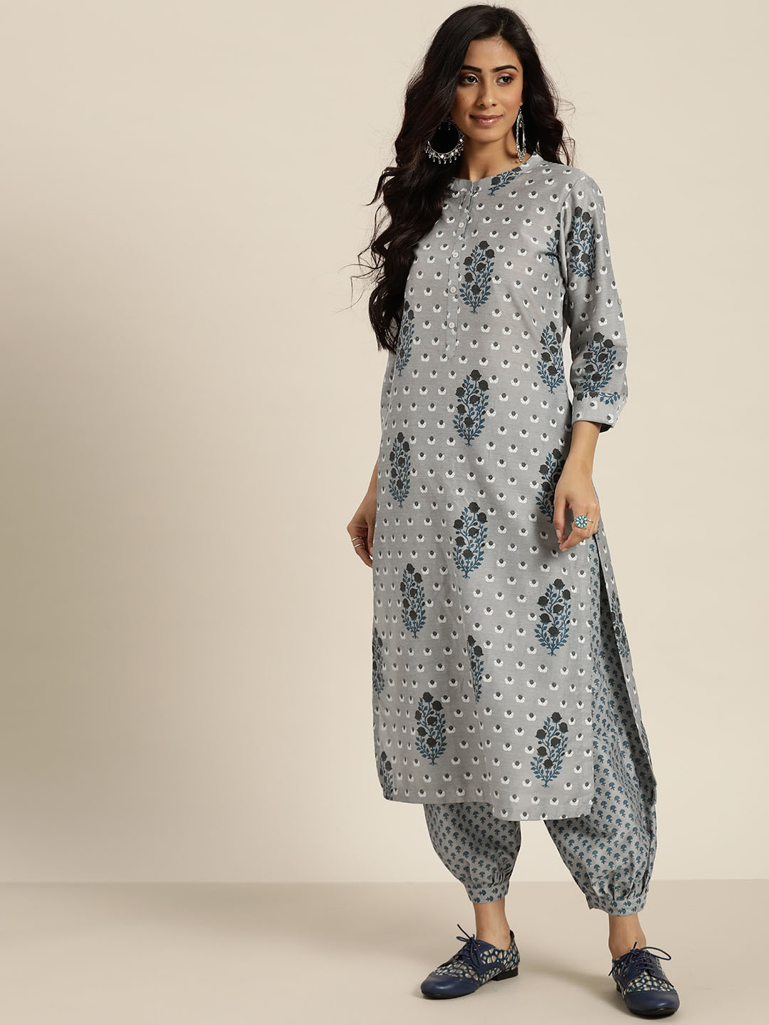 

Sangria Women Grey & Blue Ethnic Printed Straight Kurta with Salwar