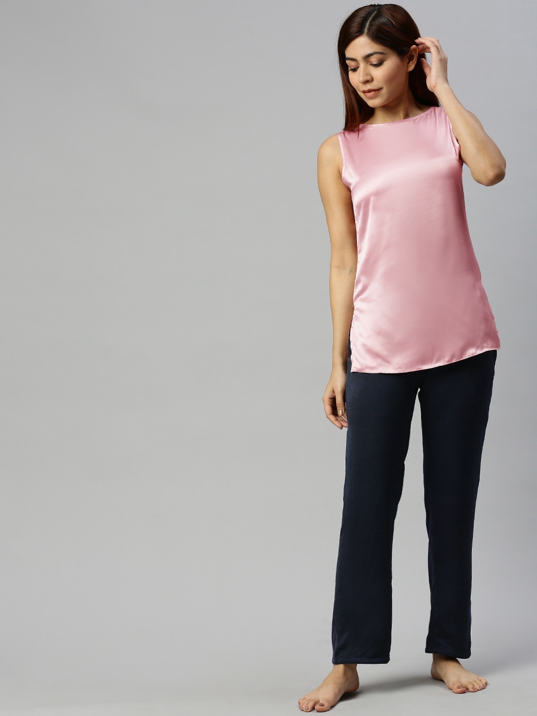 

urban undress Women Pink and Navy Blue Solid Night Suit