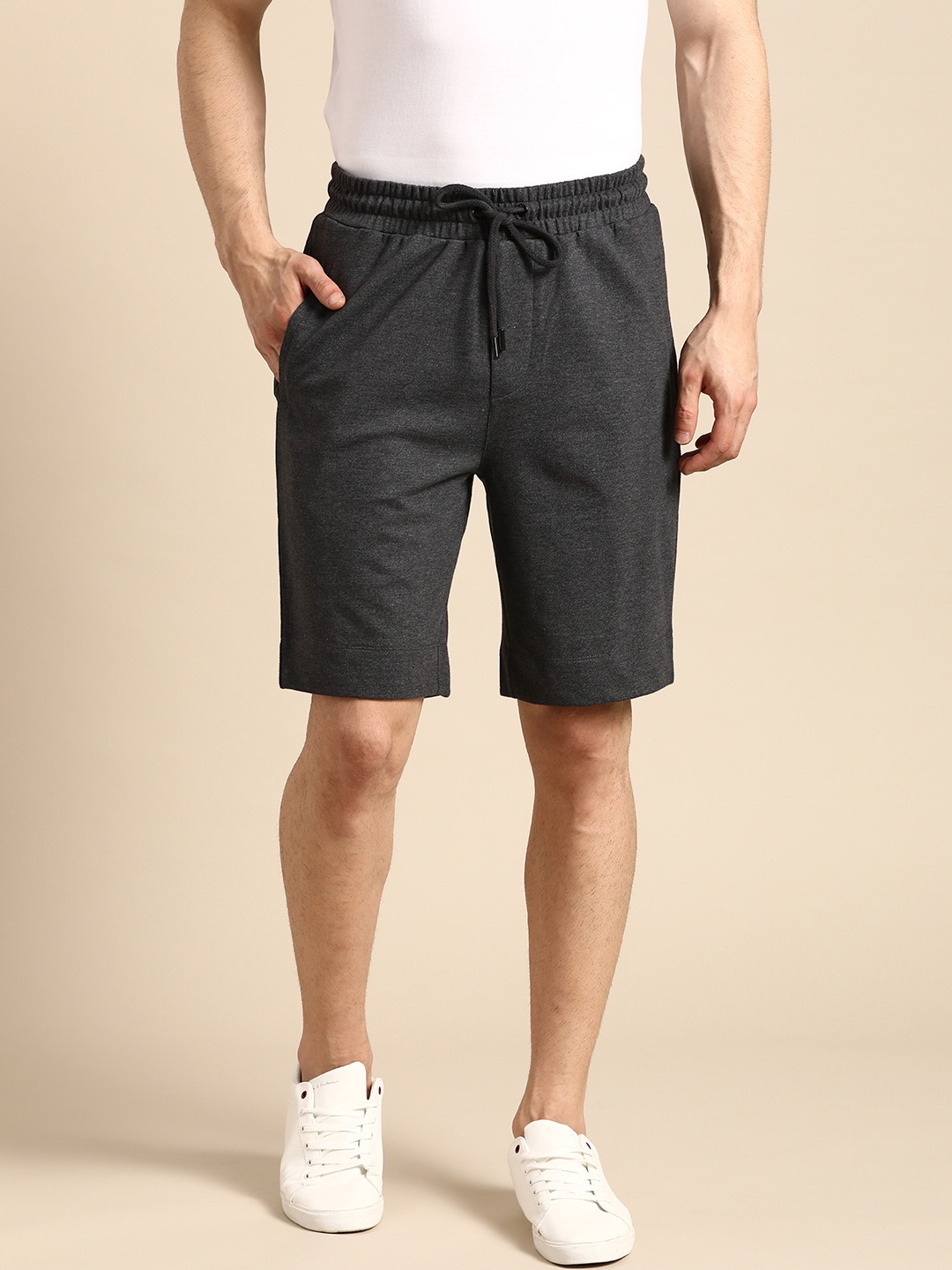 

ether Men Charcoal Grey Solid Regular Fit Shorts