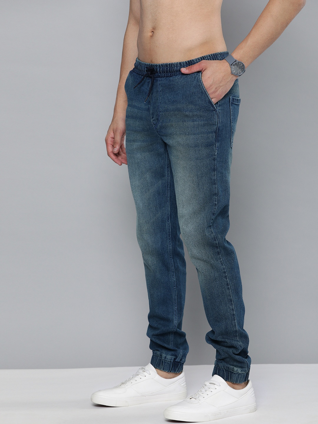 

Harvard Men Blue Jogger Mid-Rise Clean Look Stretchable Jeans