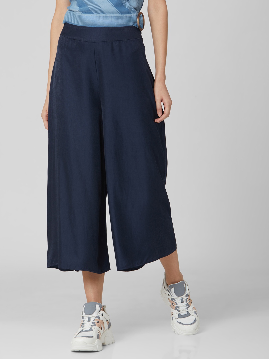 

Vero Moda Women Navy Blue Regular Fit Solid Cropped Parallel Trousers