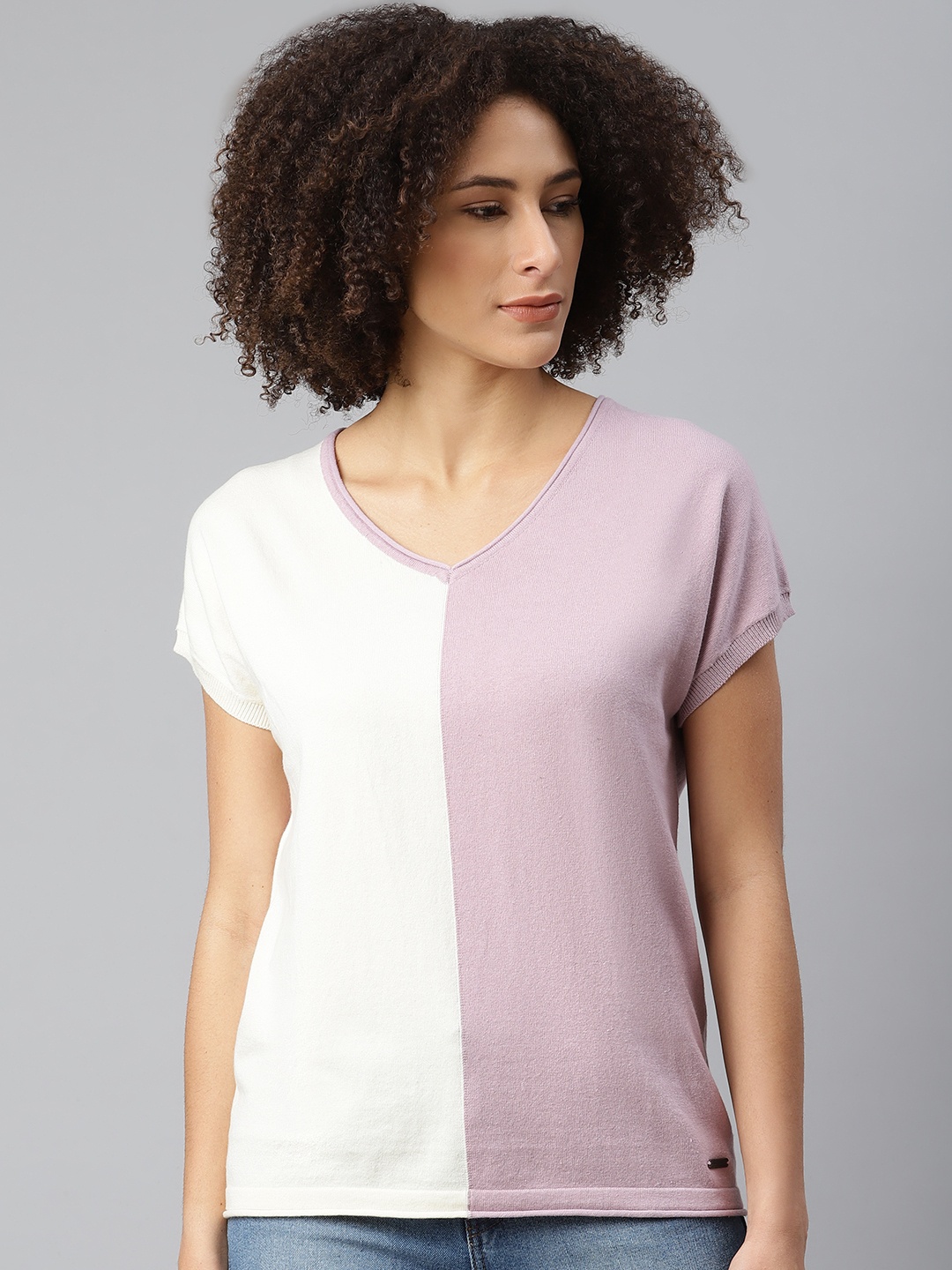 

The Roadster Lifestyle Co White & Lavender Colourblocked Extended Sleeves Top