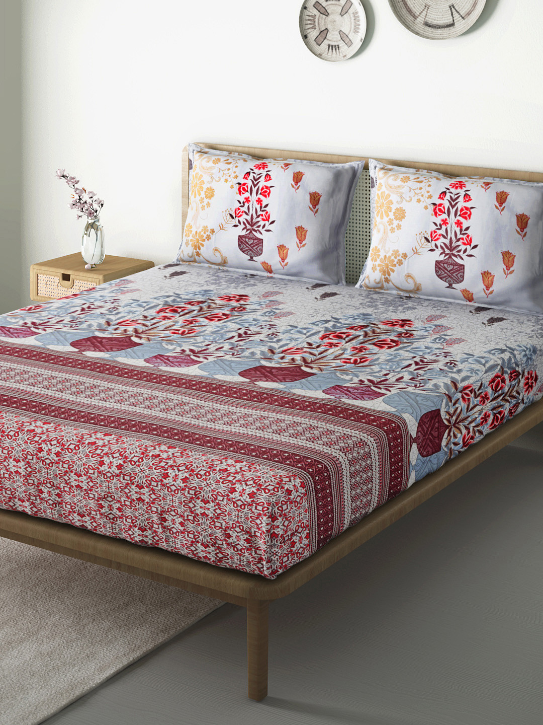 

Aura Off-White & Maroon Ethnic Motifs 210 TC Cotton 1 King Bedsheet with 2 Pillow Covers