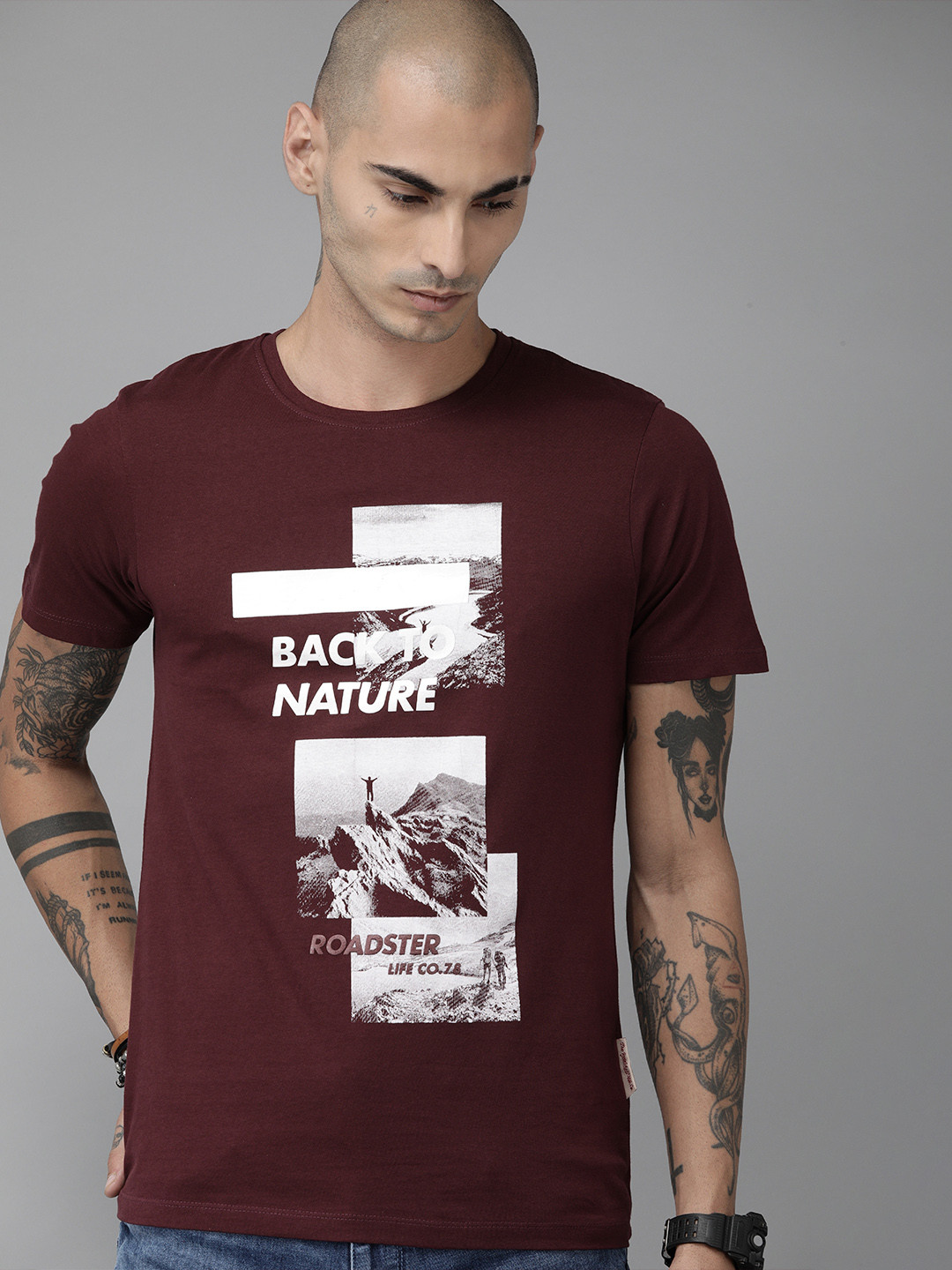 

The Roadster Lifestyle Co Men Maroon Printed Round Neck T-shirt