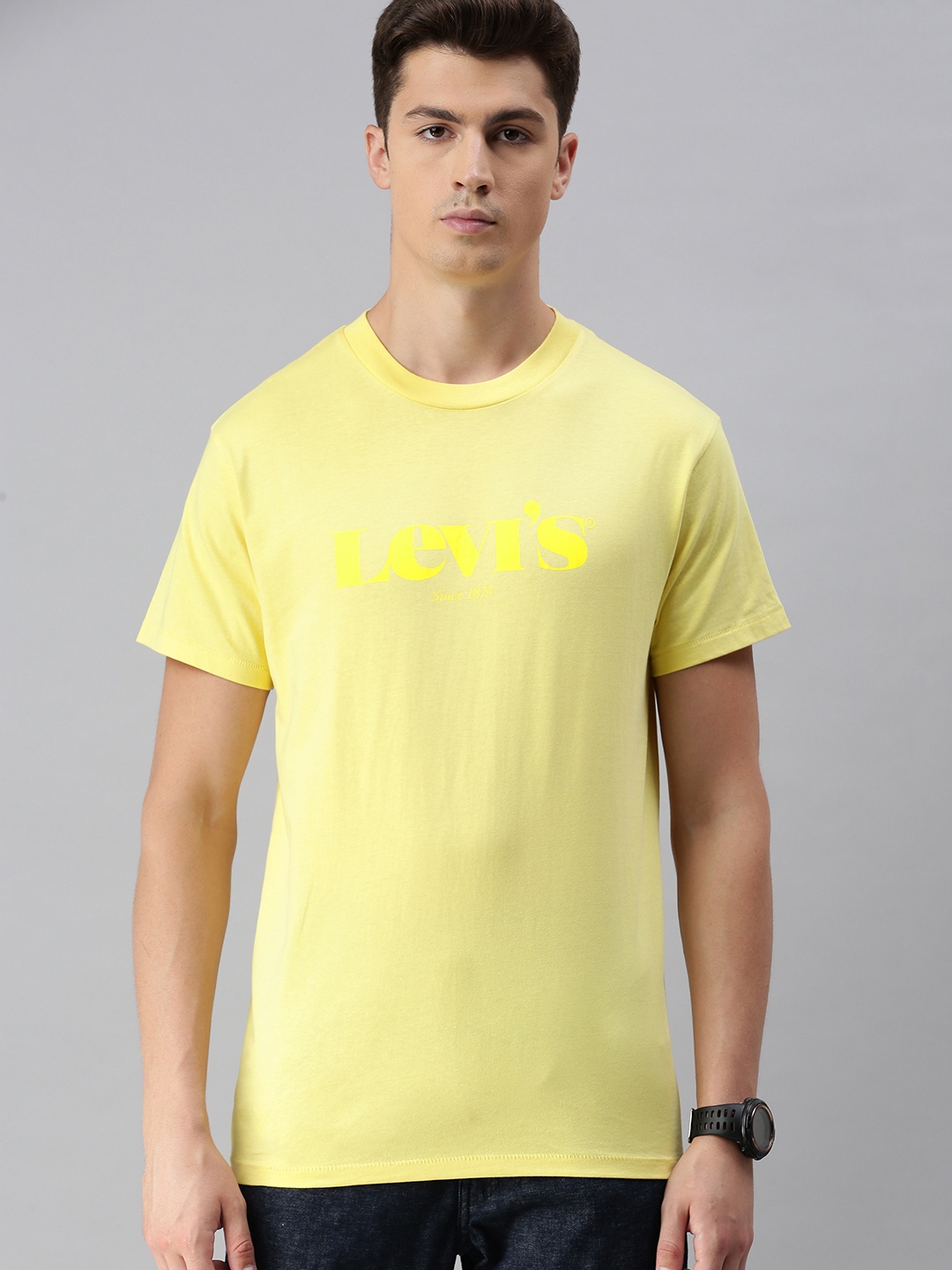 

Levis Men Yellow Printed Round Neck BOX TAB T-shirt