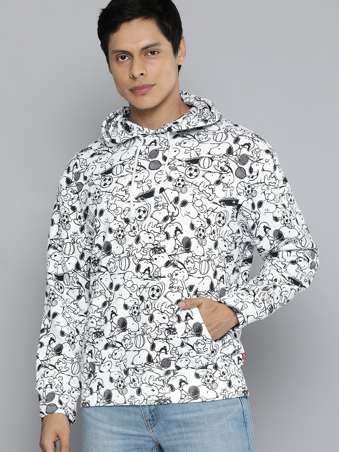 

Levis Men White & Black Graphic Snoopy Printed Hooded Pullover Sweatshirt