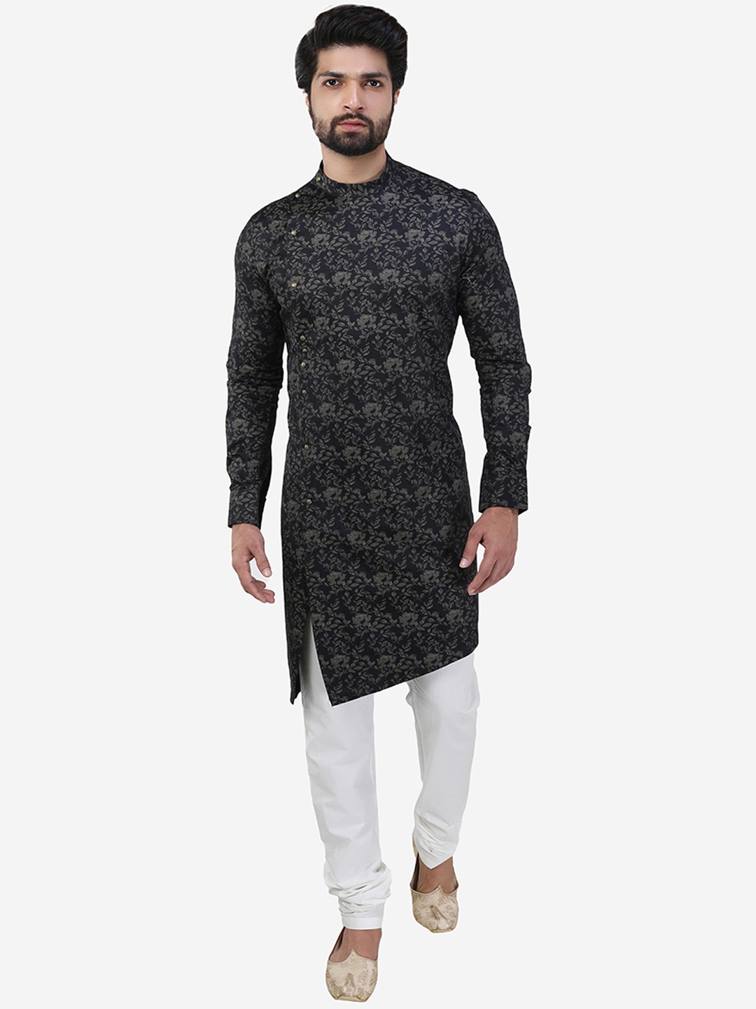 

Manyavar Men Brown Printed Straight Kurta