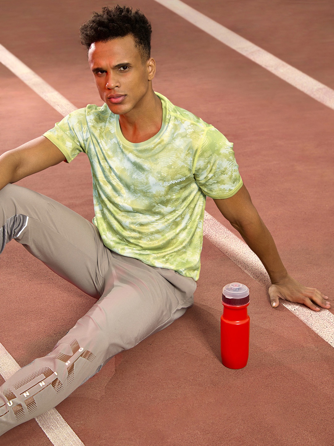 

HRX By Hrithik Roshan Men Lemon Sherbet Reversible Rapid-Dry Antimicrobial Running T-shirt, Lime green