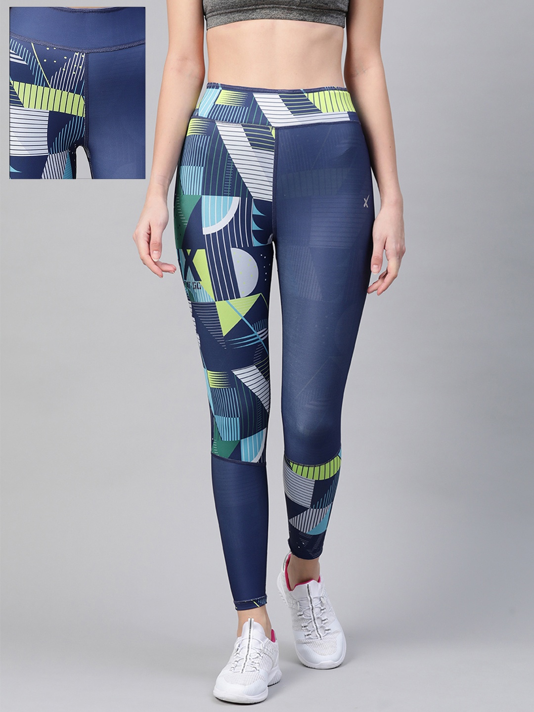 

HRX By Hrithik Roshan Women Medival Blue AOP Skinny Reversible Rapid-Dry Training Tights, Navy blue