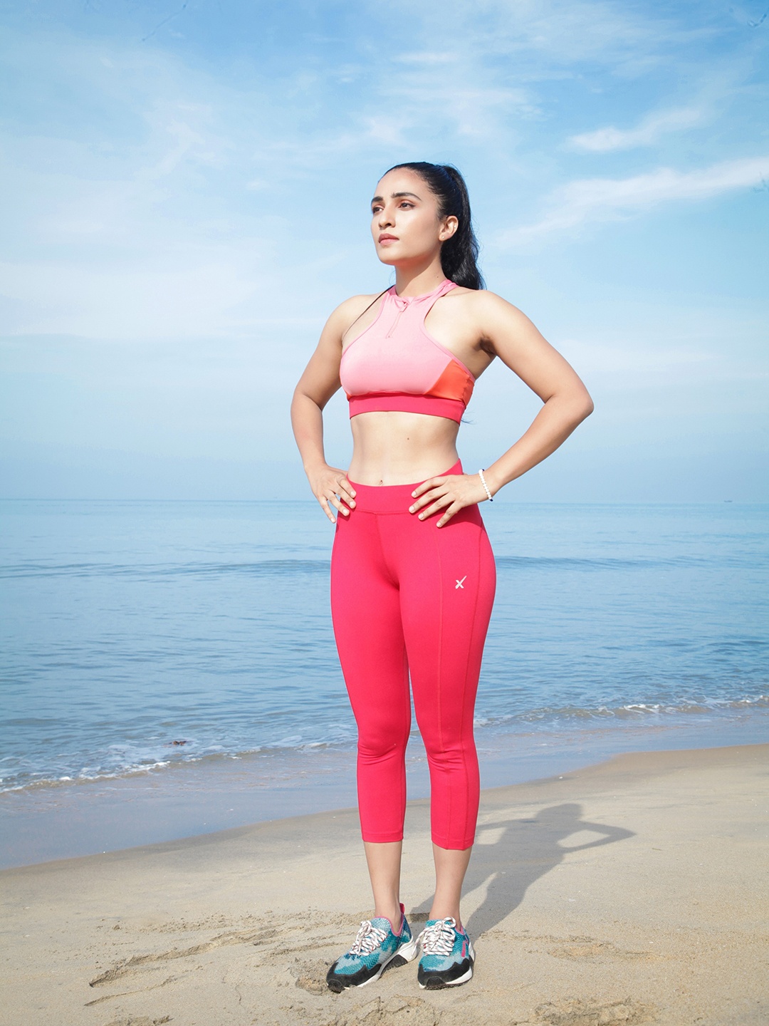 

HRX by Hrithik Roshan Women Rose & Orange Colourblocked Training Sports Bra