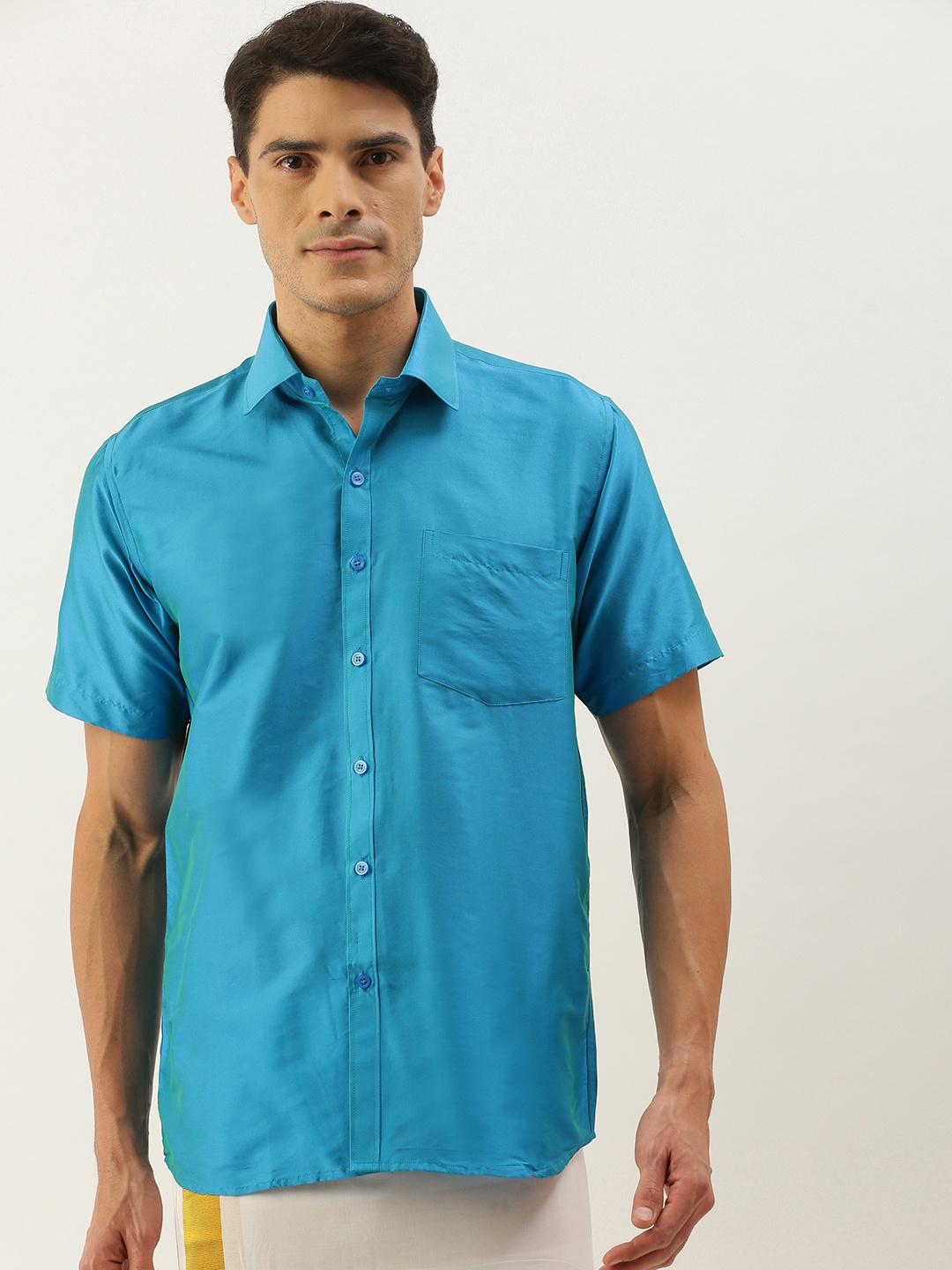 

THANGAMAGAN Men Blue Solid Casual Shirt