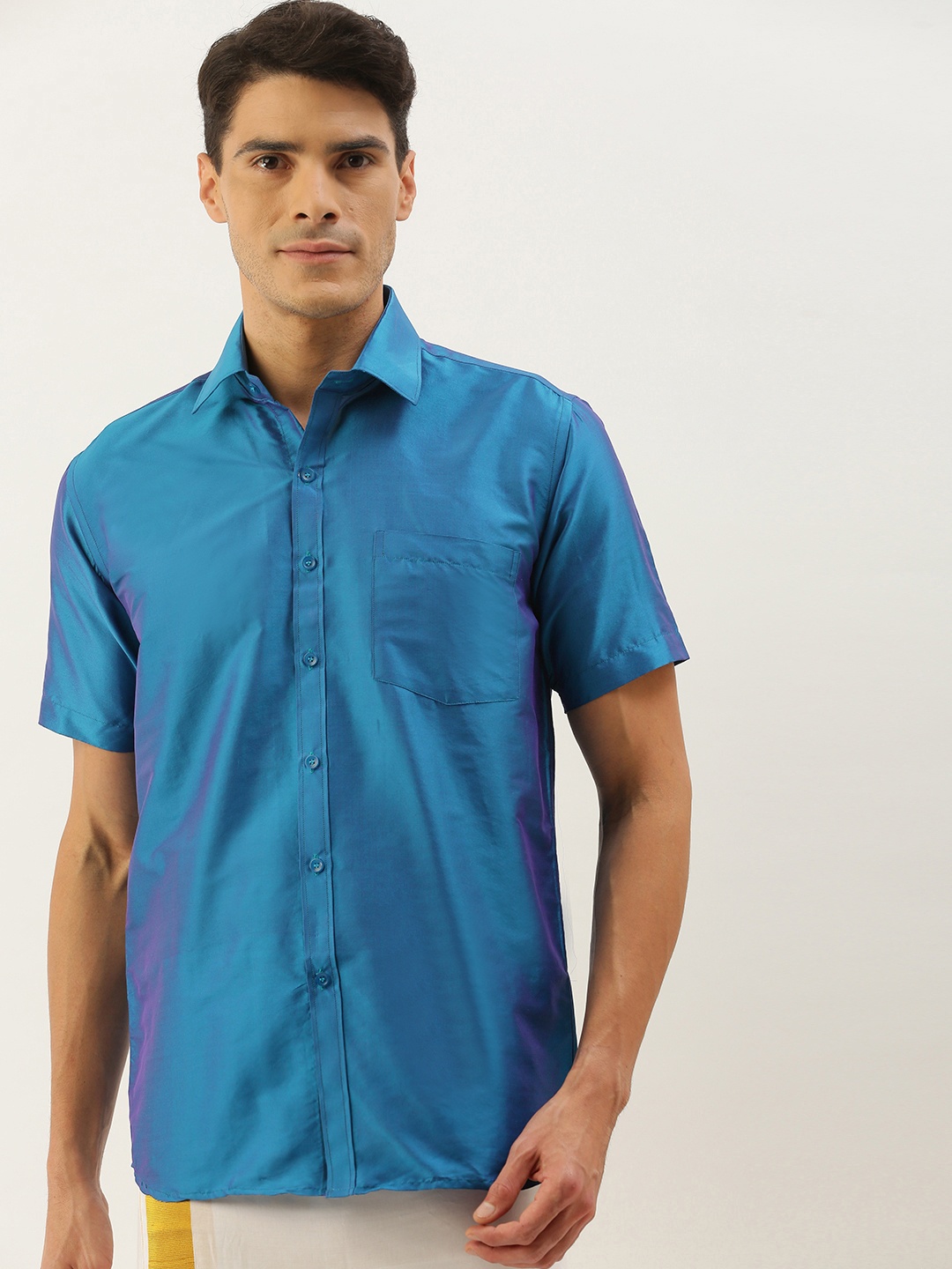 

THANGAMAGAN Men Blue Solid Casual Shirt