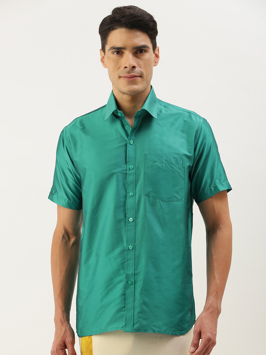 

THANGAMAGAN Men Green Solid Casual Shirt