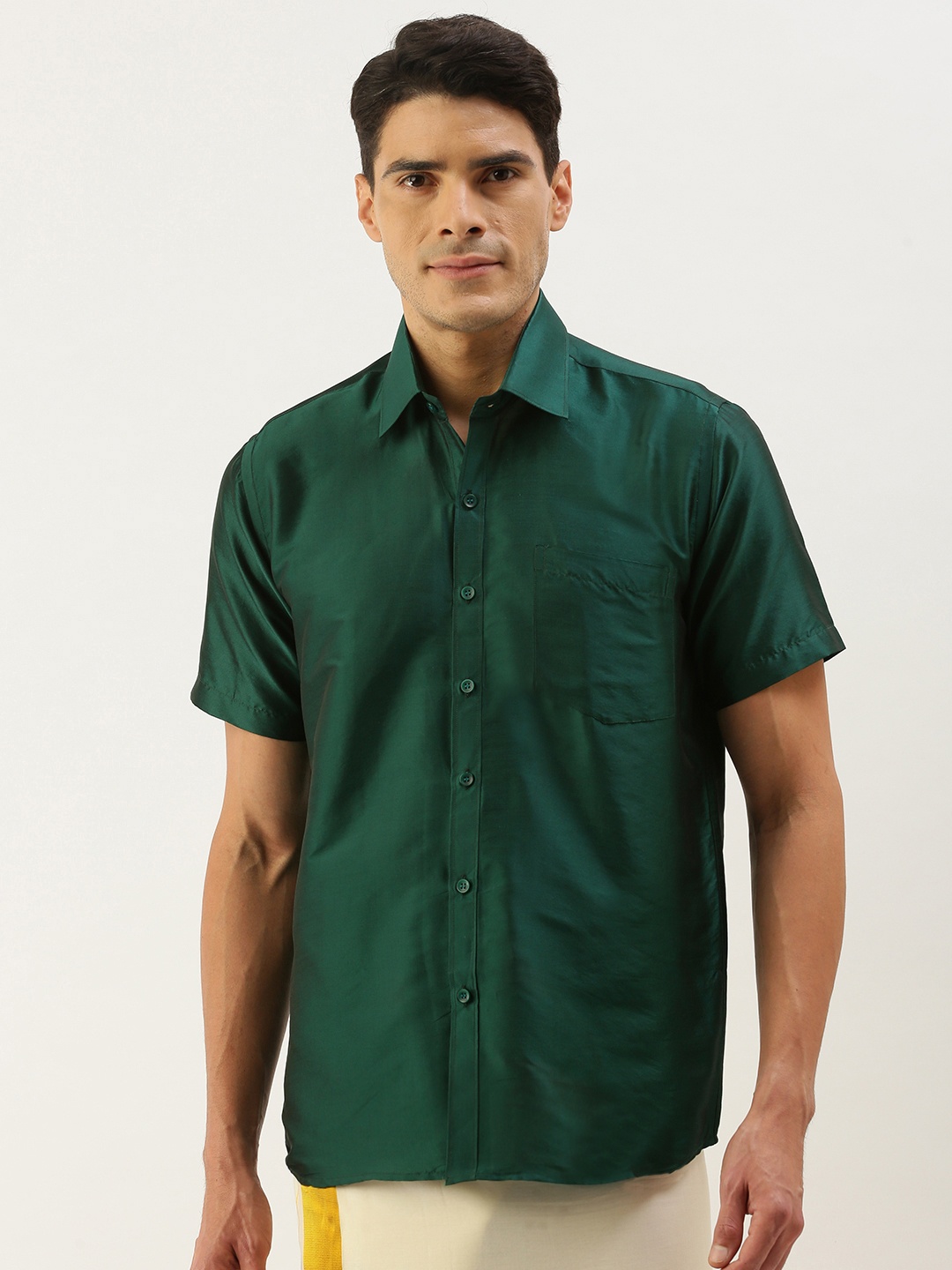 

THANGAMAGAN Men Green Solid Casual Shirt