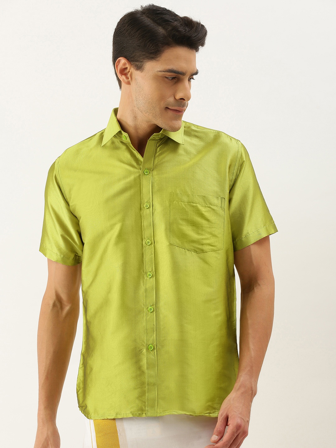 

THANGAMAGAN Men Green Solid Casual Shirt
