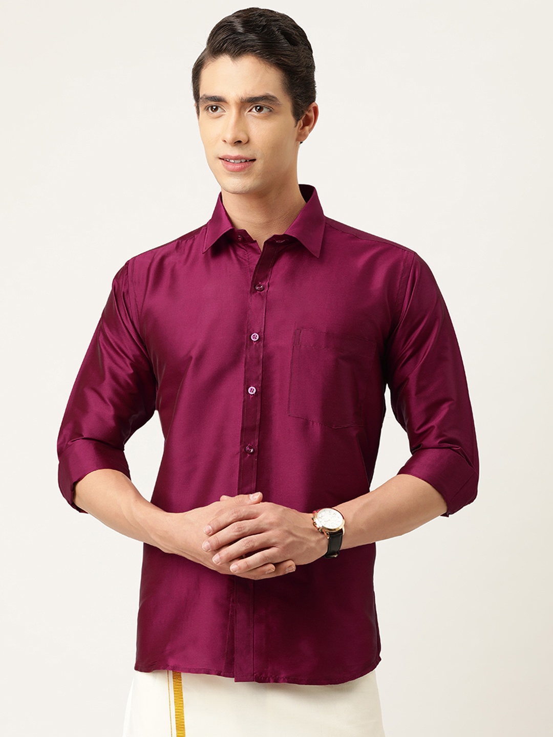 

THANGAMAGAN Men Magenta Regular Fit Solid Casual Shirt