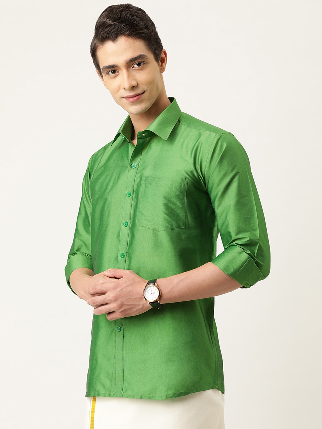 

THANGAMAGAN Men Green Regular Fit Solid Casual Shirt