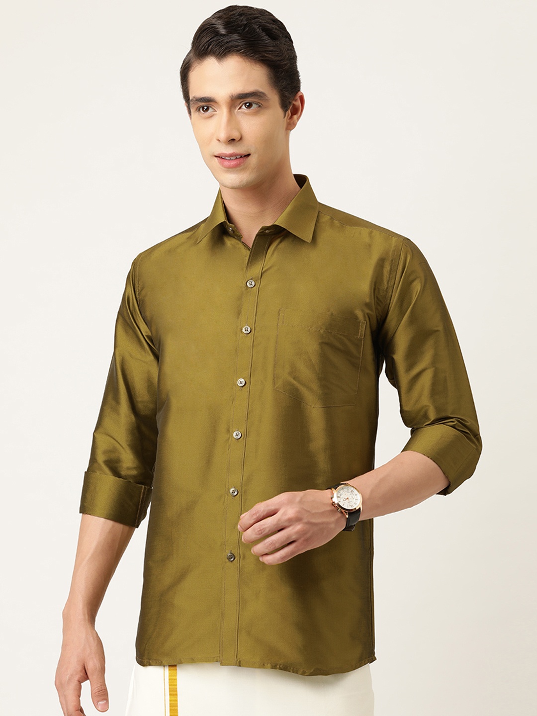 

THANGAMAGAN Men Olive Green Regular Fit Solid Casual Shirt