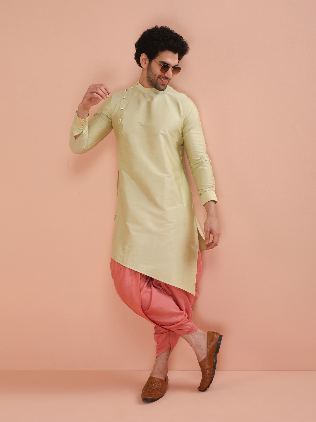 

KISAH Men Regular Fit Solid Asymmetric Kurta Dhoti Set, Green