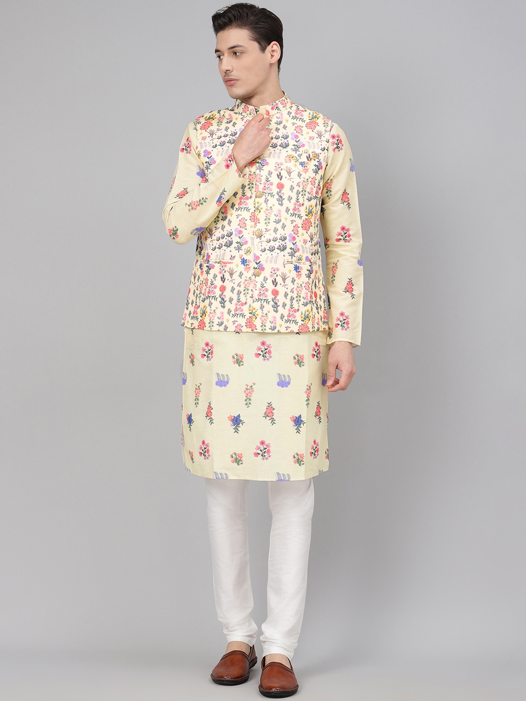 

Readiprint Fashions Men Cream-Coloured & White Printed Kurta with Churidar & Nehru Jacket