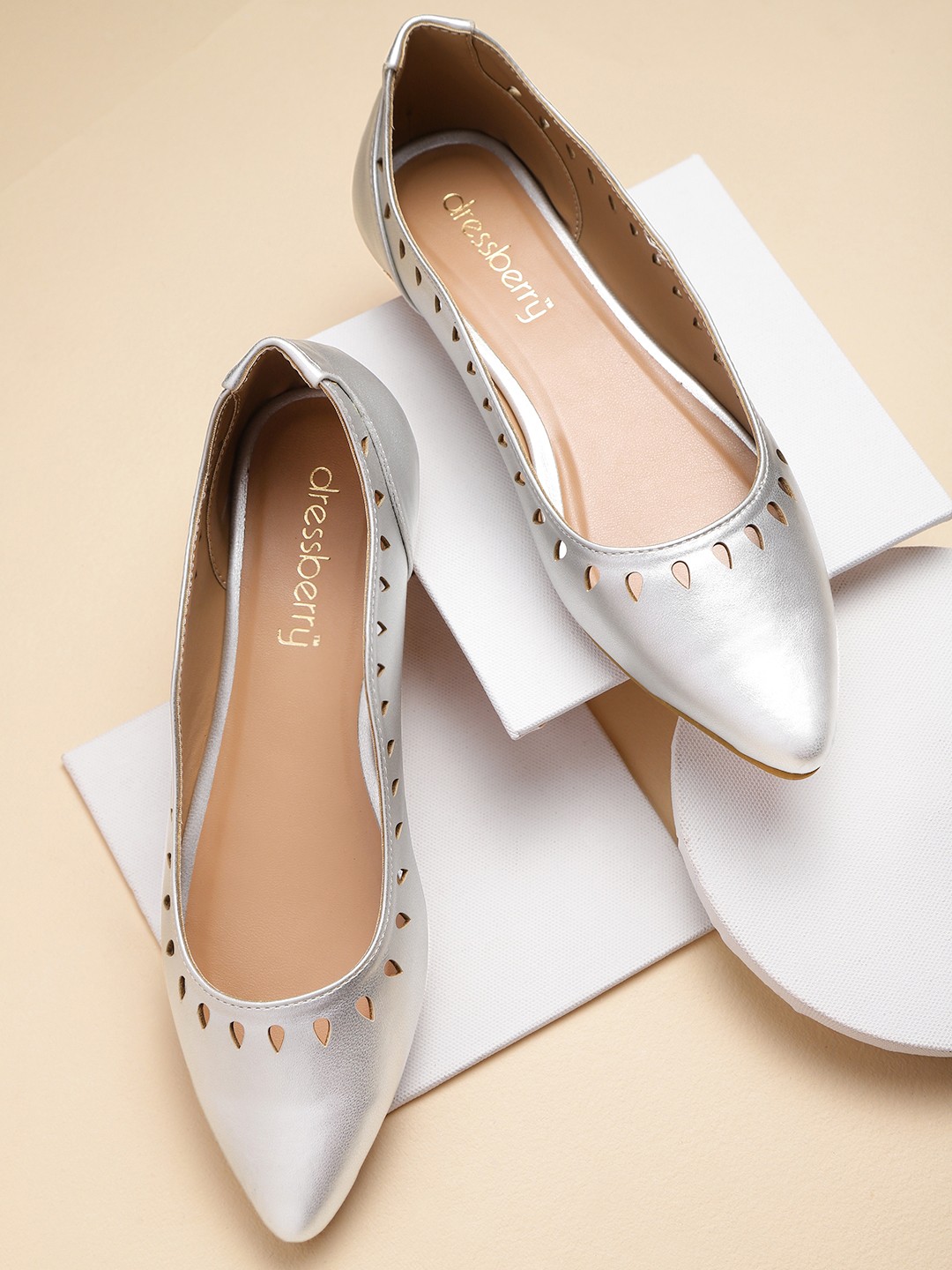 

DressBerry Women Silver-Toned Laser Cut Ballerinas