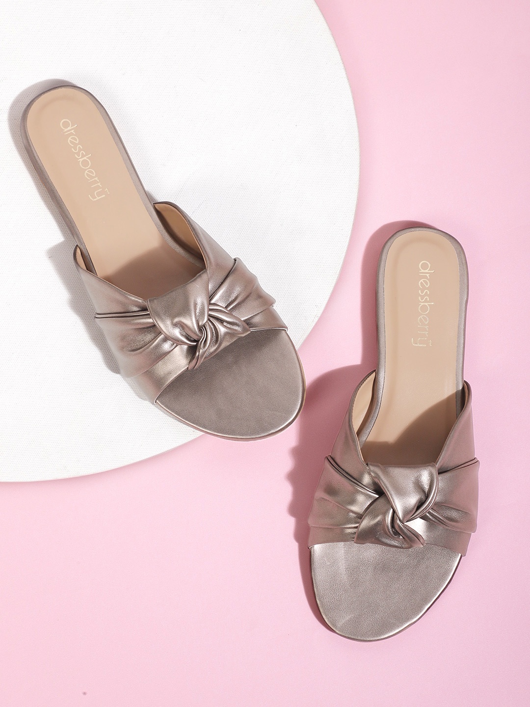 

DressBerry Women Gunmetal-Toned Solid Knot Detail Open Toe Flats, Metallic