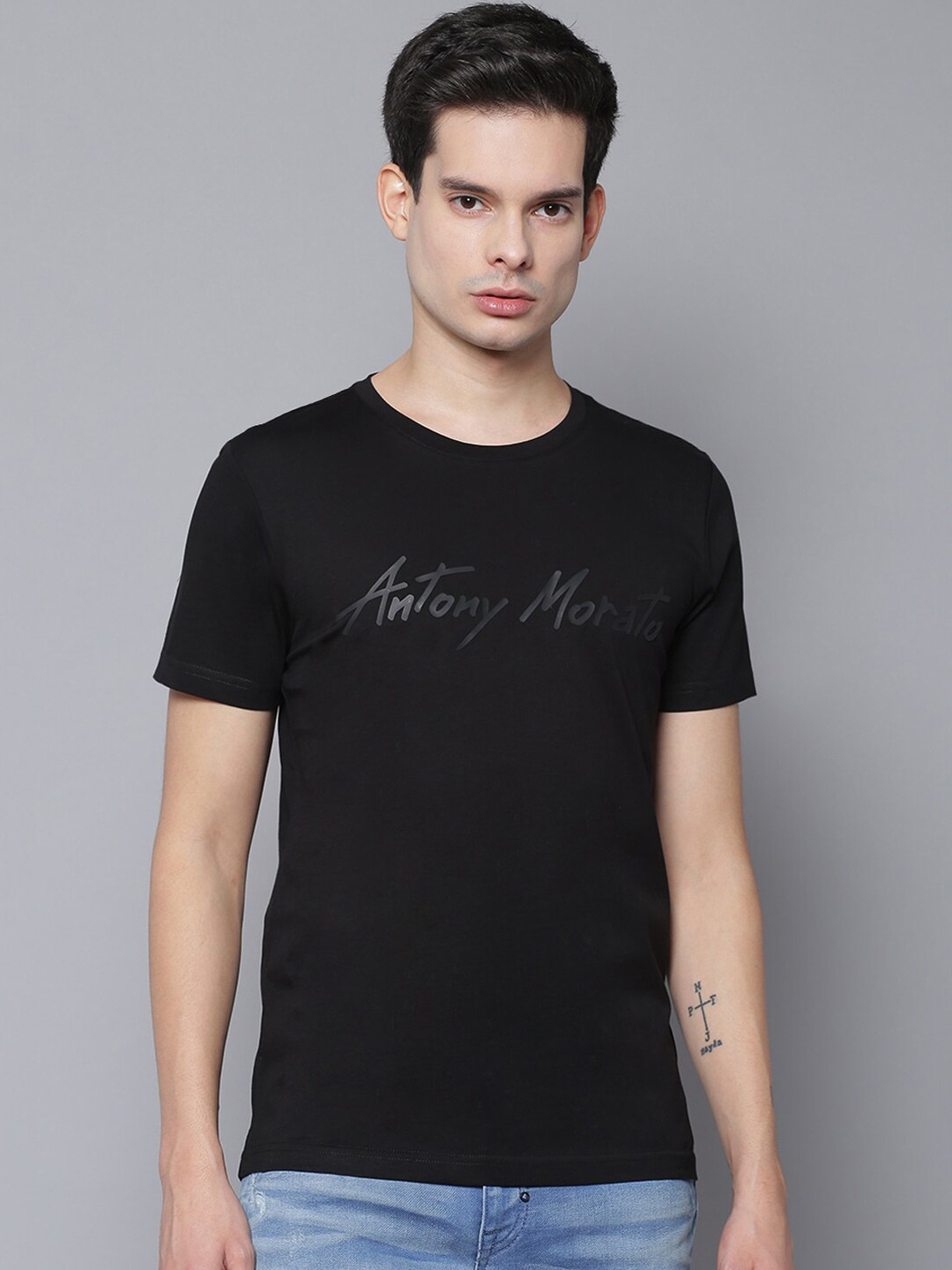 

Antony Morato Men Black Solid Round Neck T-shirt