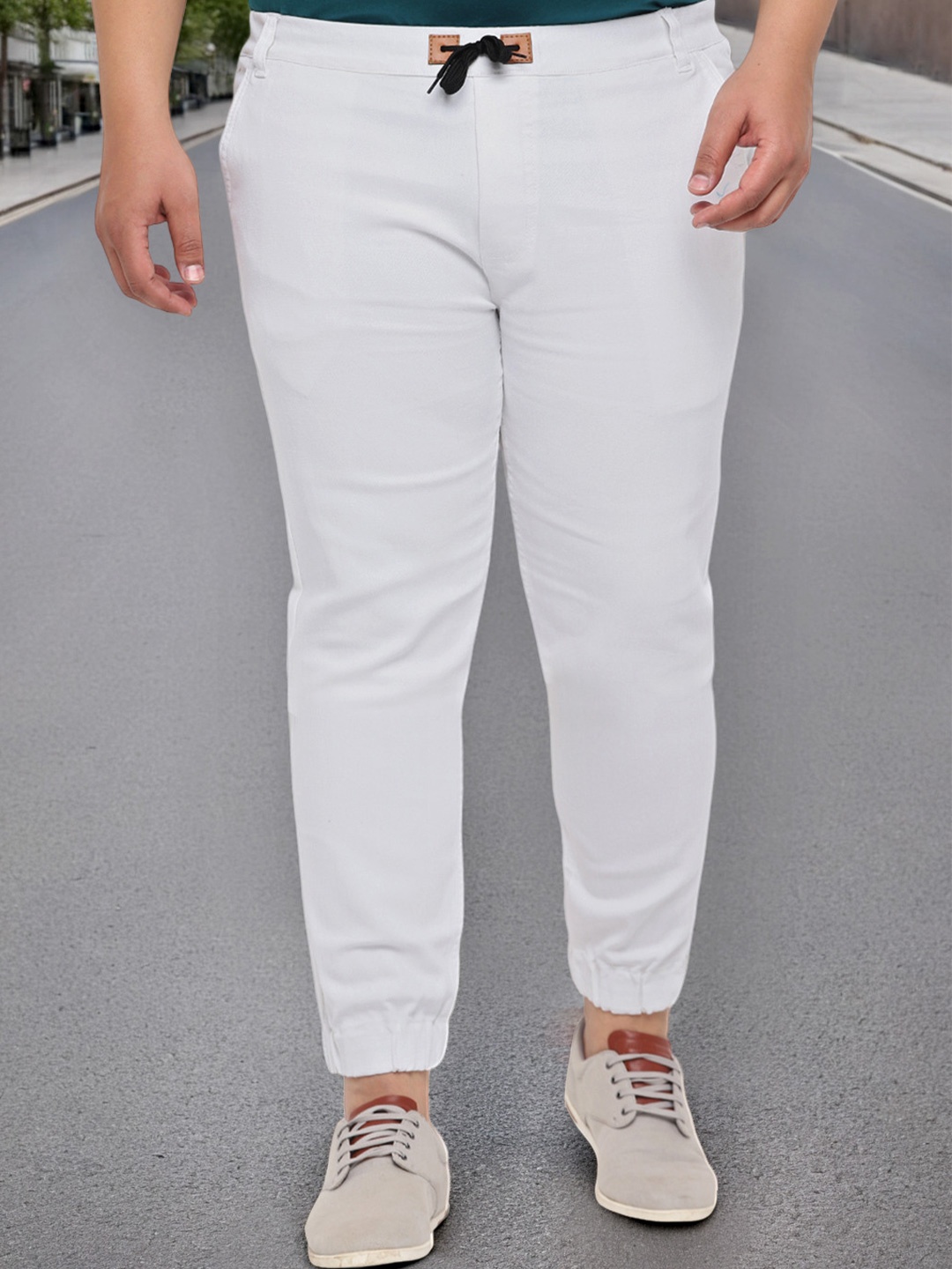 

Urbano Plus Men White Jogger Mid-Rise Clean Look Jeans