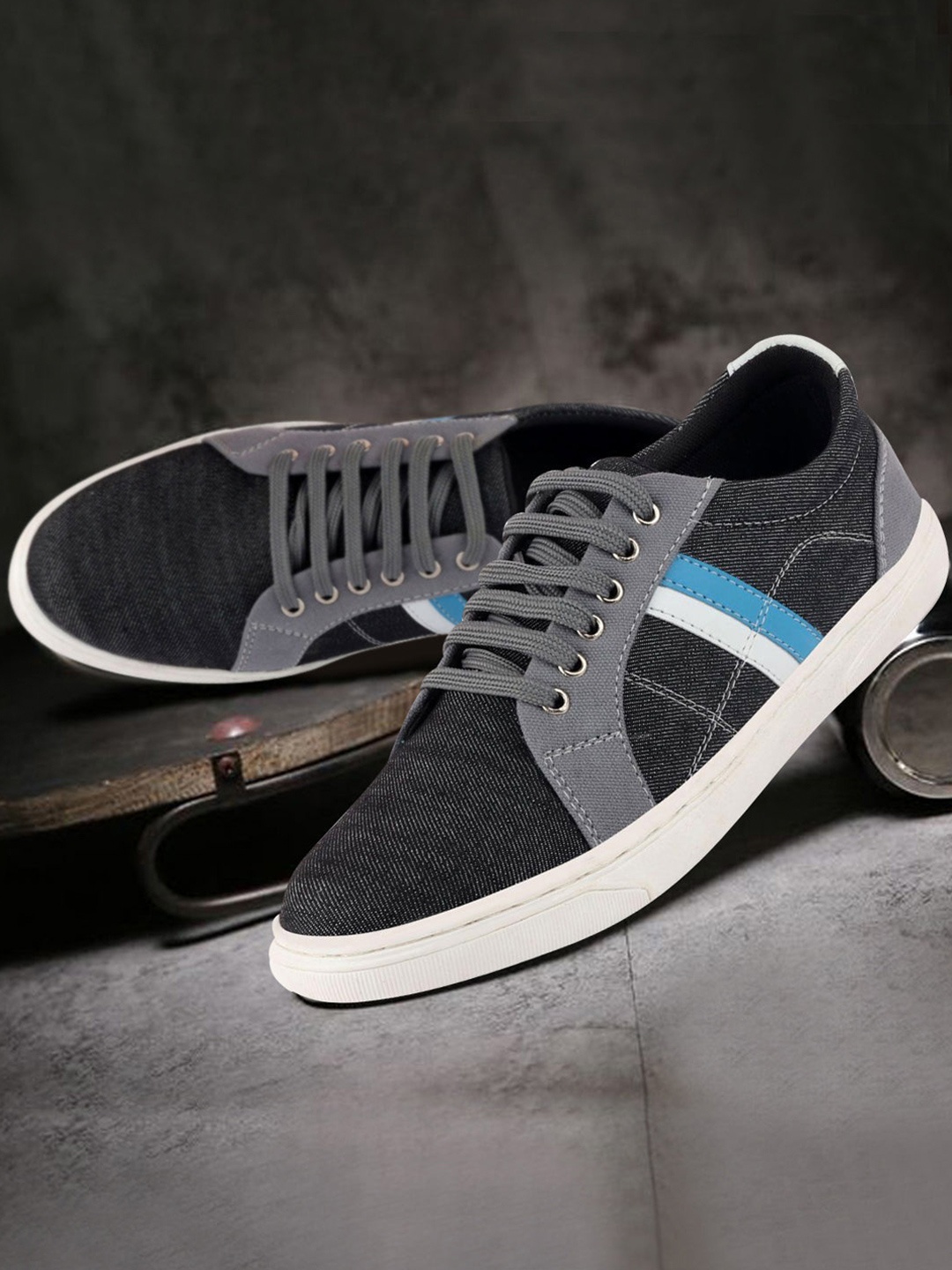 

FAUSTO Men Black Striped Sneakers
