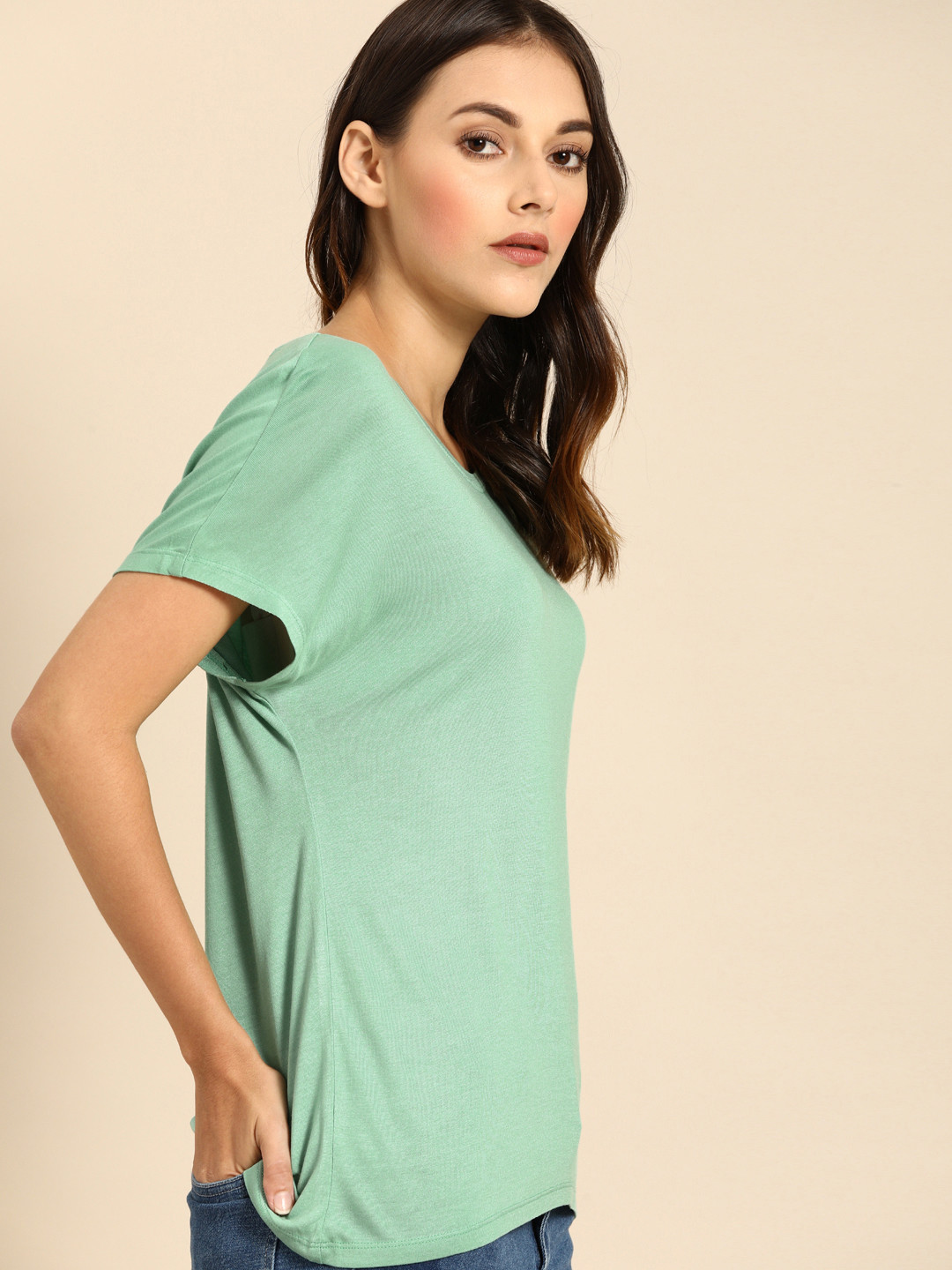 

ether Women Green Solid Round Neck T-shirt