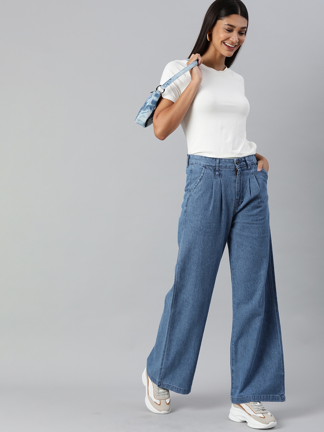 

The Roadster Lifestyle Co Women Blue Wide Leg Jeans