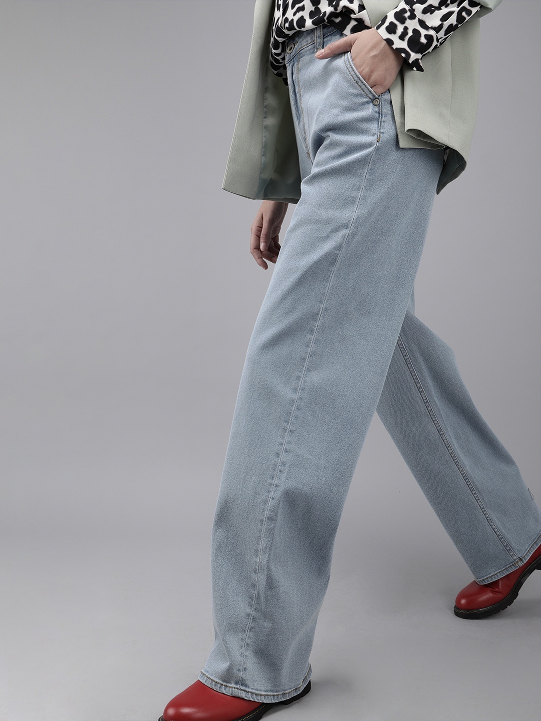 

Roadster Women Blue Narrow Wide Leg High-Rise Clean Look Stretchable Jeans