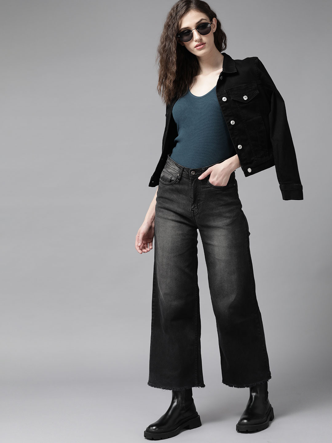 

The Roadster Lifestyle Co. Women Black High-Rise Light Fade Wide Leg Stretchable Jeans