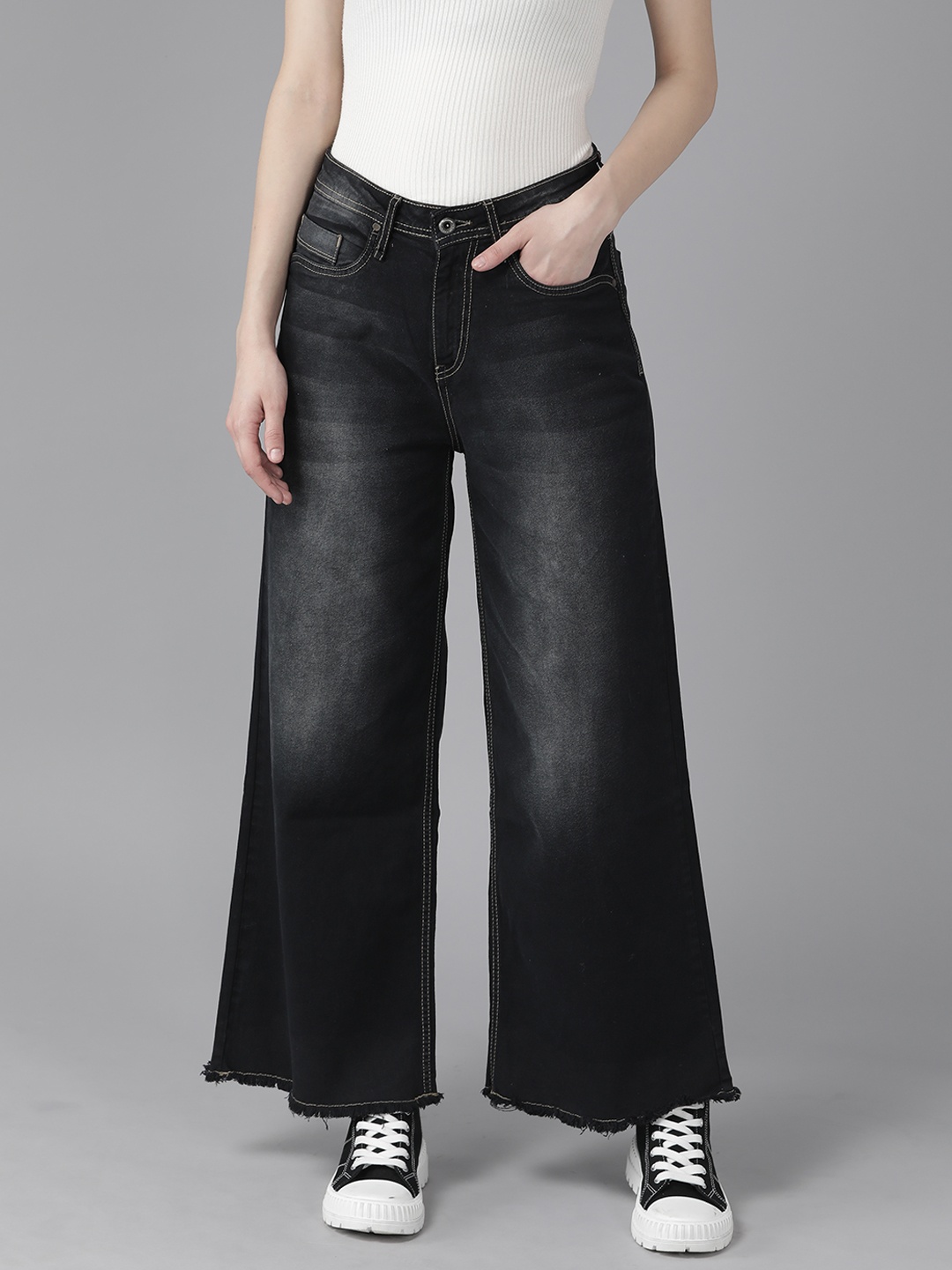 

Roadster Women Black Wide Leg High-Rise Light Fade Stretchable Jeans