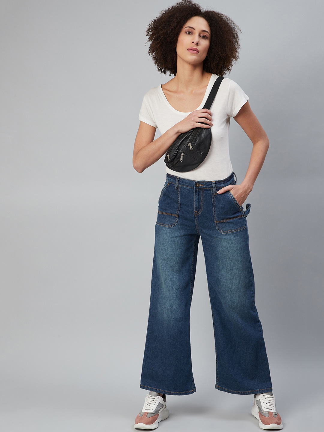 

The Roadster Lifestyle Co Women Navy Blue Wide Leg Light Fade Stretchable Jeans