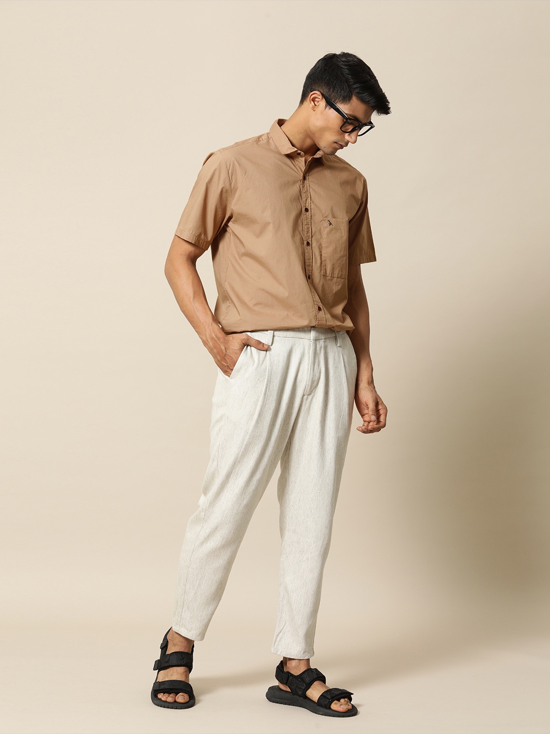 

Mr Bowerbird Men Brown Solid Liberal Fit Pocket Cotton Casual Shirt
