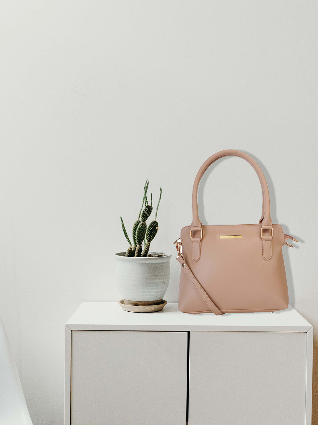

Lapis O Lupo Beige Solid Handheld Bag