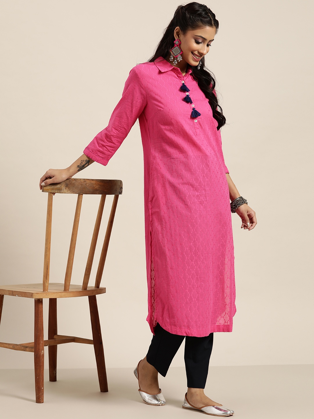 

Sangria Women Fuchsia Woven Design Geometric Cotton Straight Kurta
