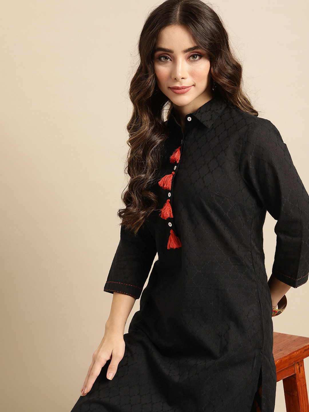 

Sangria Women Black Pure Cotton Geometric Embroidered A-Line Kurta
