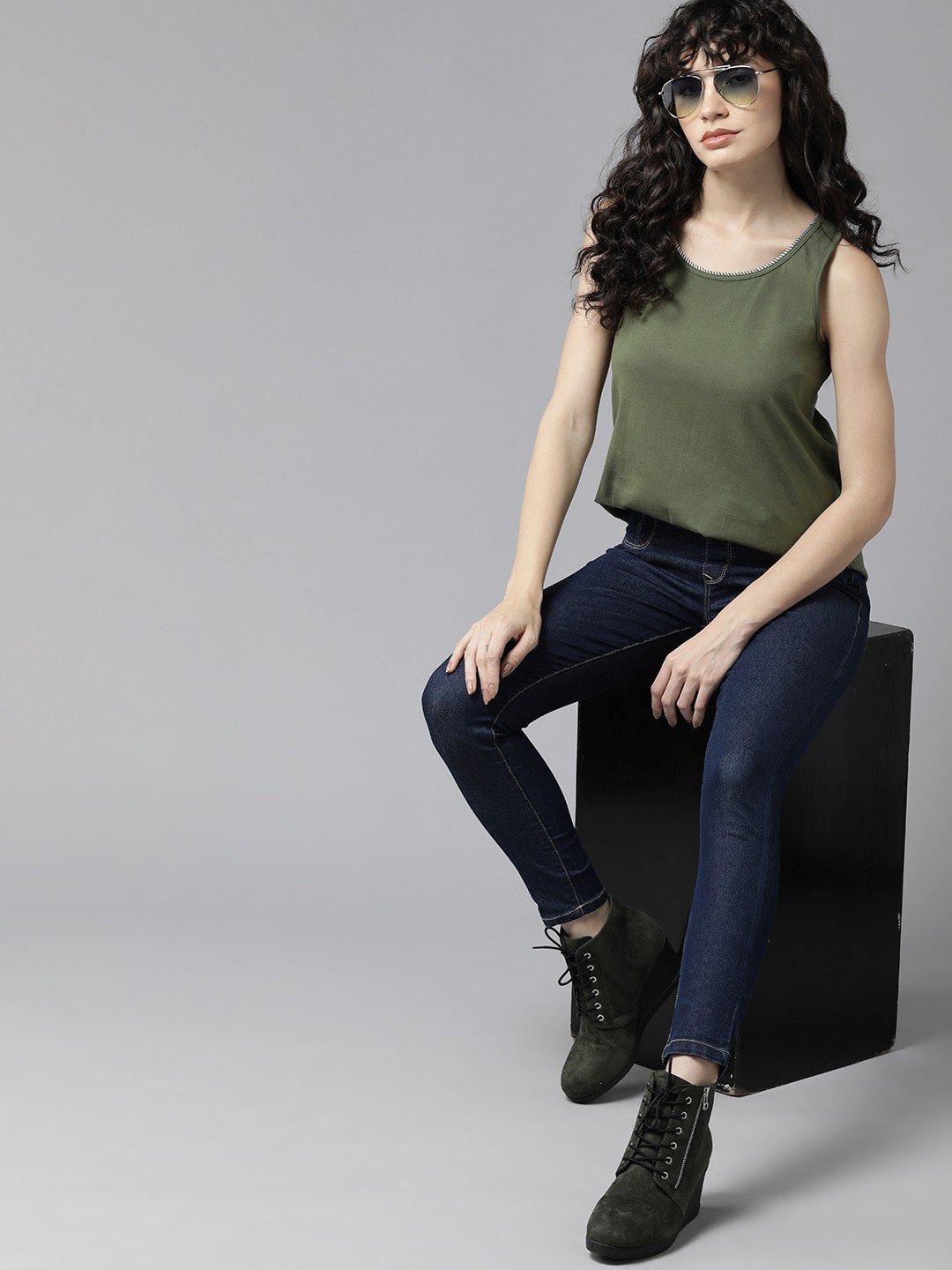 

The Roadster Lifestyle Co Pure Cotton Tank Top With Contrast Piping, Olive
