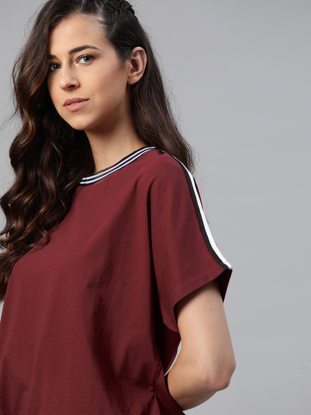 

The Roadster Lifestyle Co Women Maroon Solid Pure Cotton Extended Sleeves T-shirt