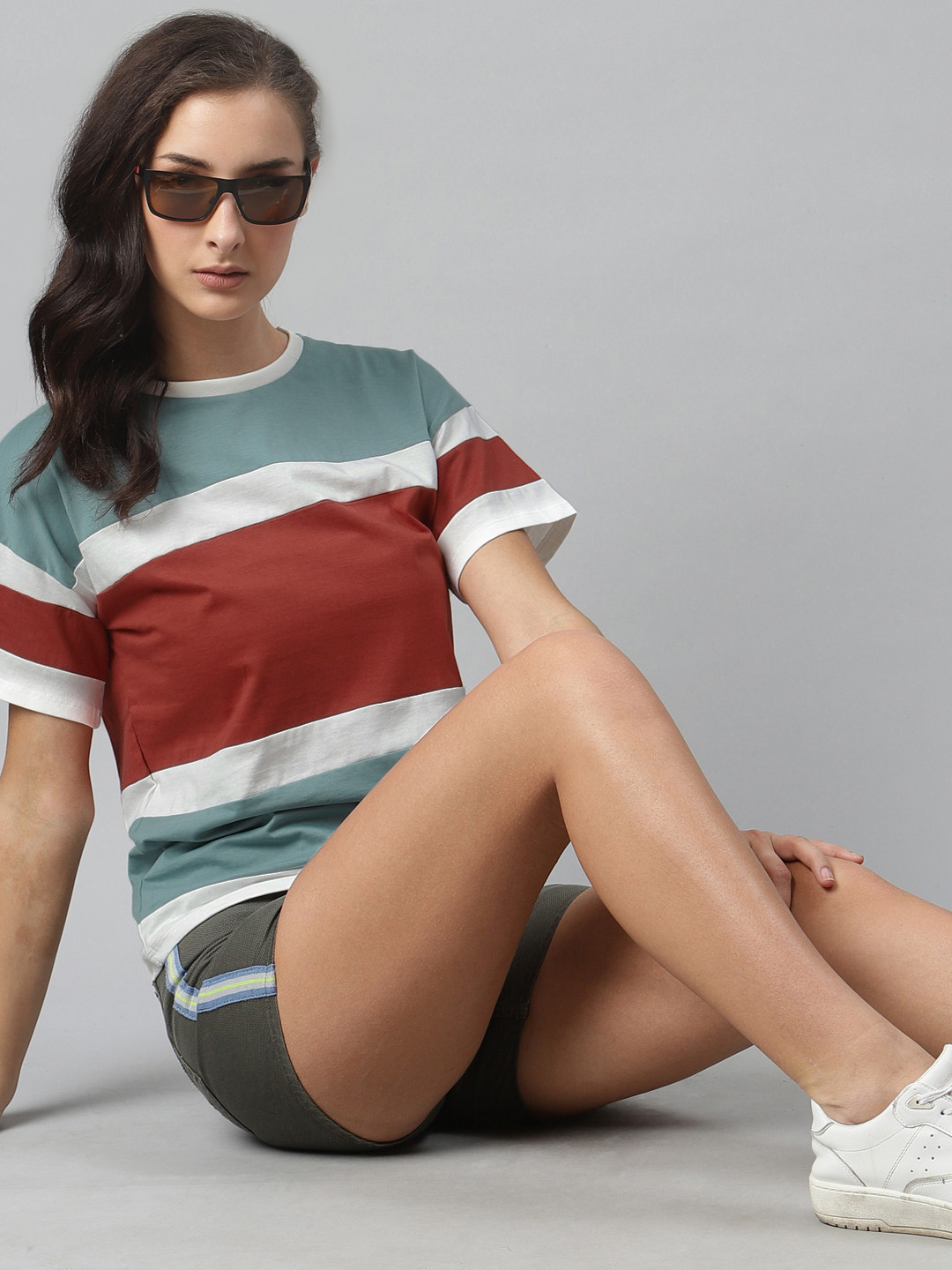 

The Roadster Lifestyle Co Women Blue & Red Colourblocked Pure Cotton Round Neck T-shirt