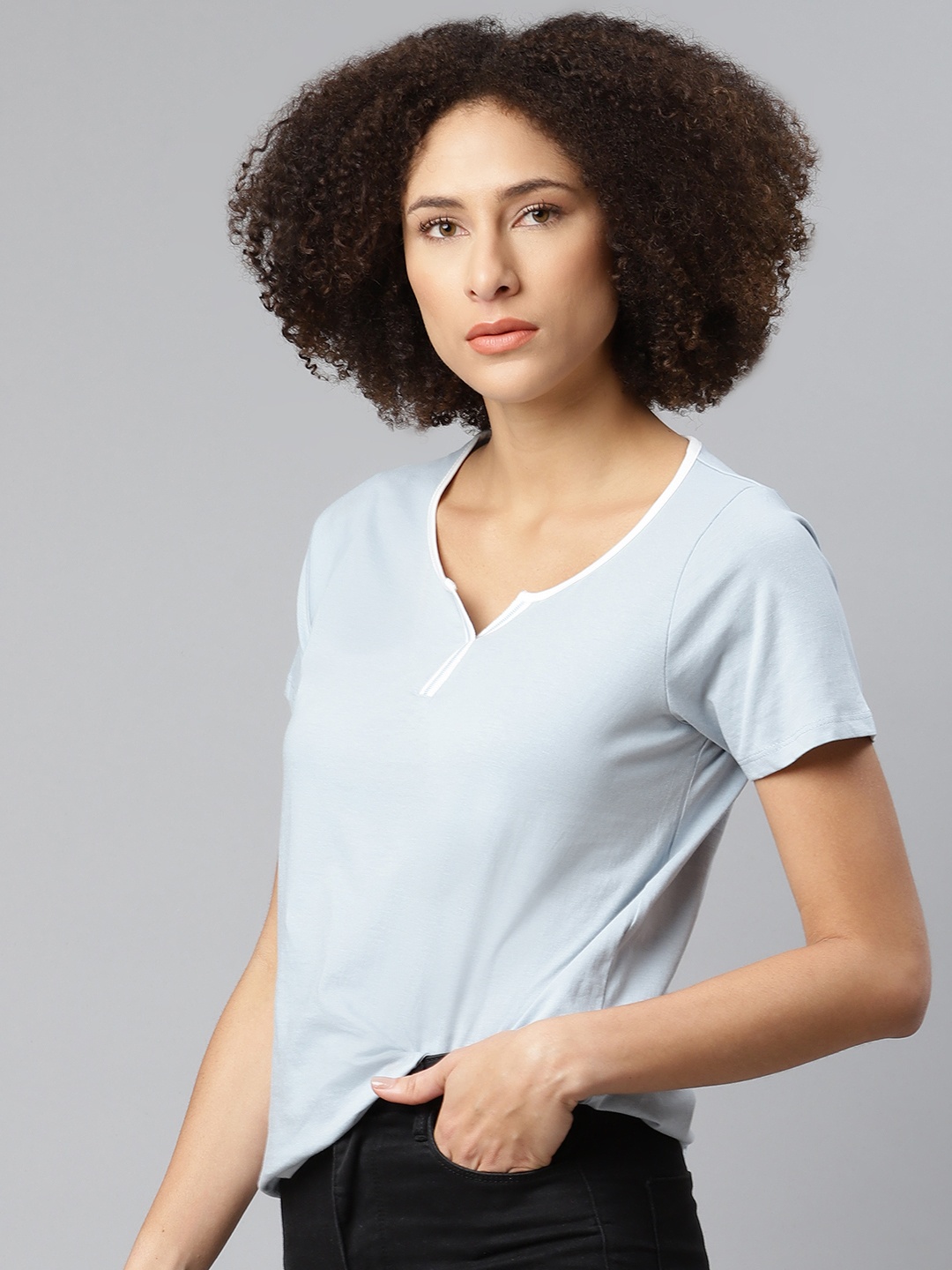 

The Roadster Lifestyle Co Women Blue Solid Pure Cotton Born to Roam T-shirt