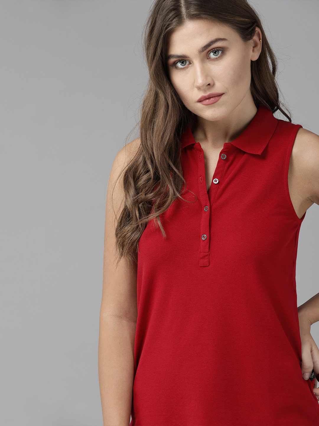 

The Roadster Lifestyle Co Women Red Solid Polo Collar T-shirt