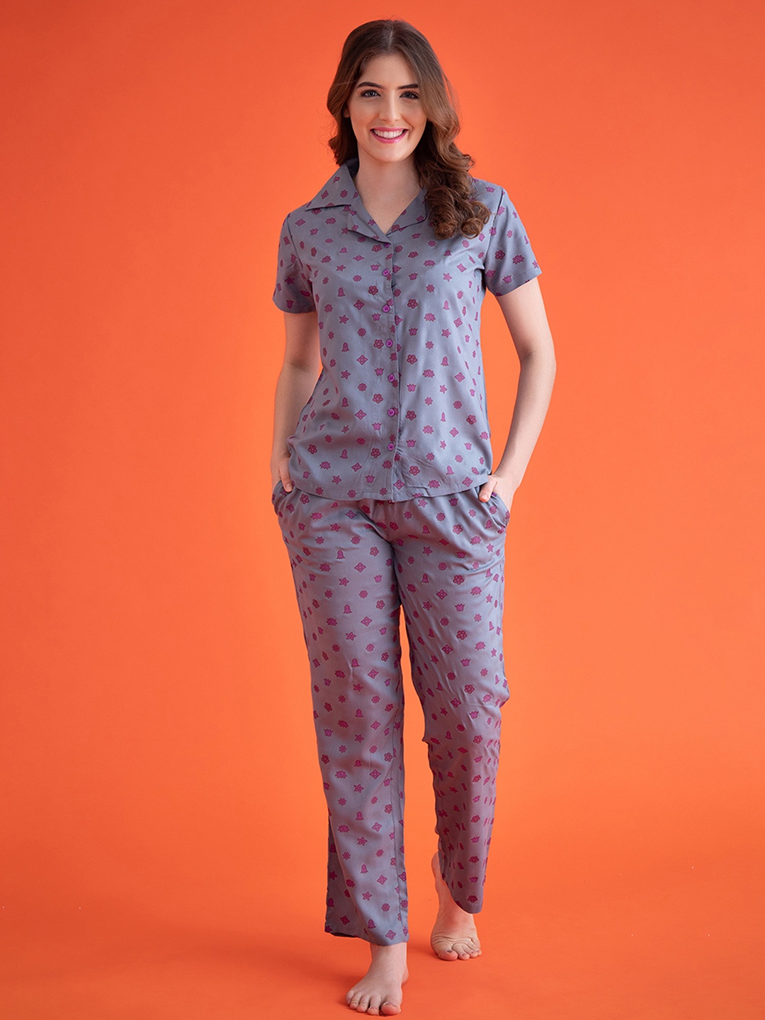

Clovia Women Grey & Pink Floral Printed Night Suit