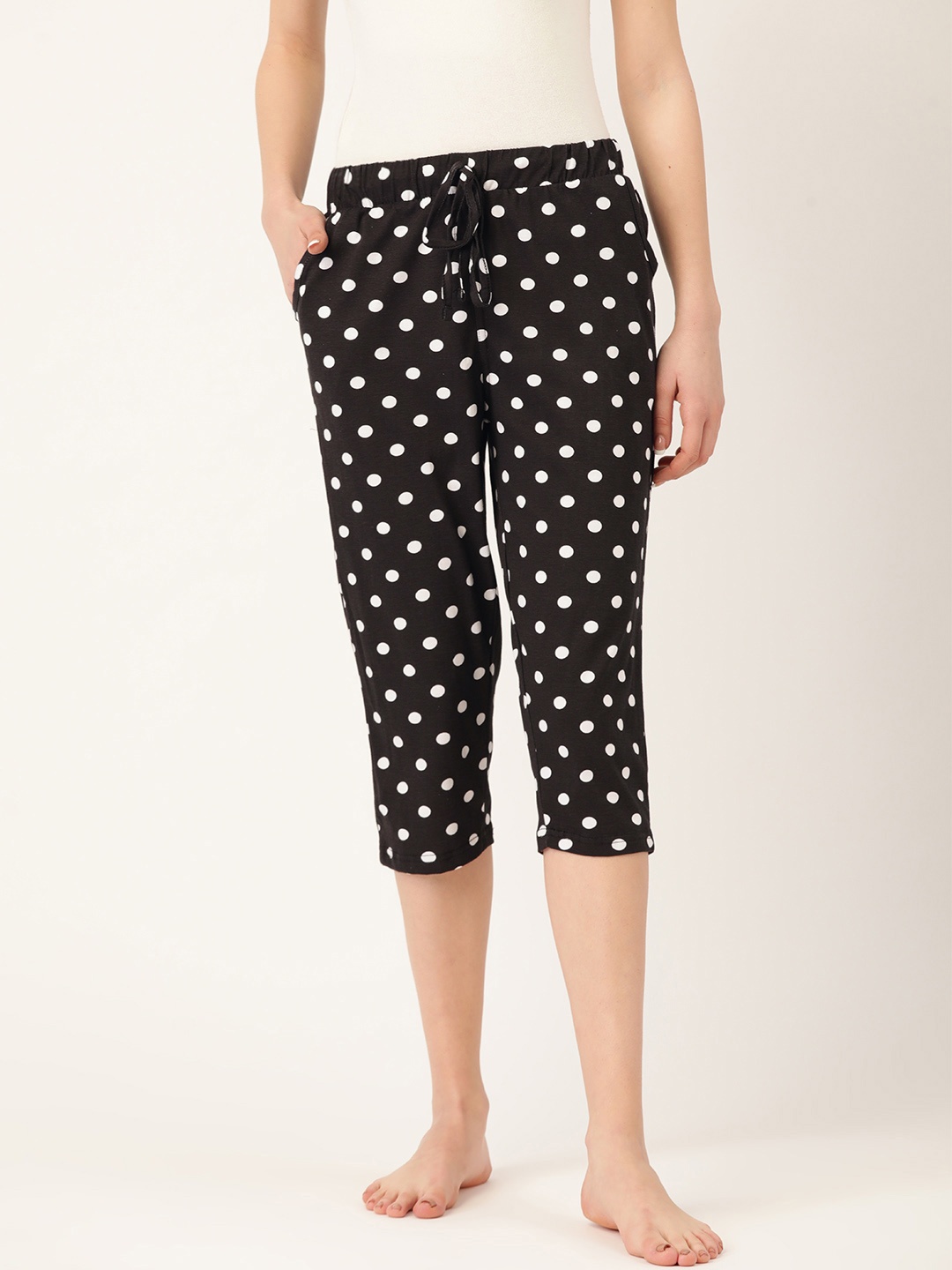 

Sweet Dreams Women Black & White Polka Dot Printed Regular Fit Lounge Capris