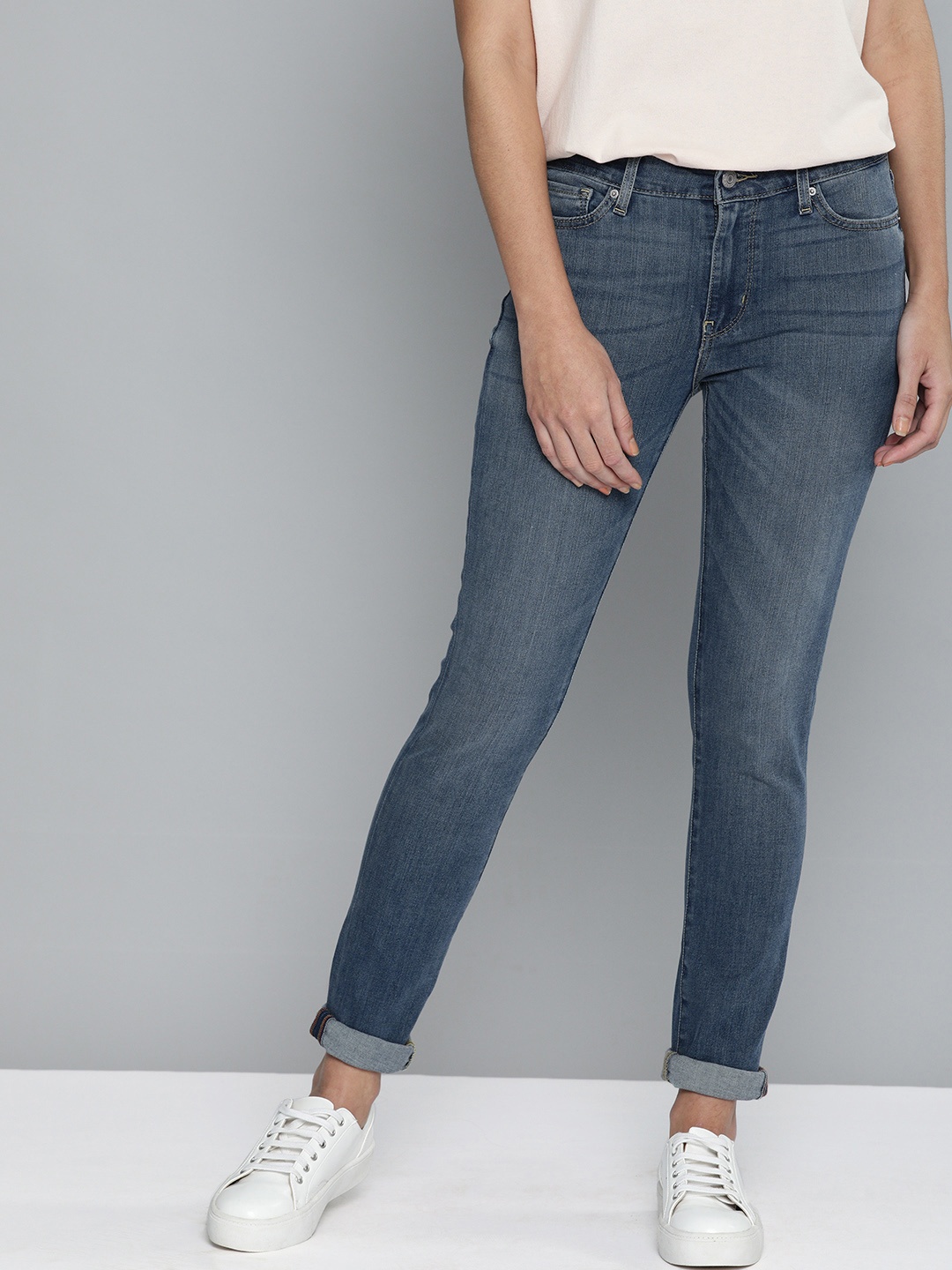 

Levis Women Blue 711 Skinny Fit Light Fade Stretchable Sustainable Jeans